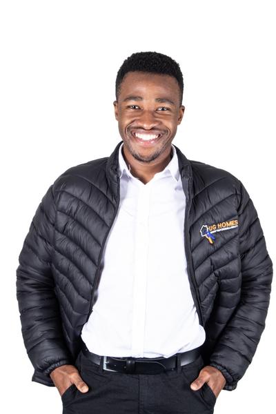 Tiisetso Motaung, estate agent