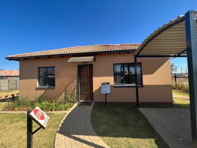 House For Sale in Chiawelo, Soweto