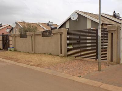 House For Sale in Spruitview, Katlehong